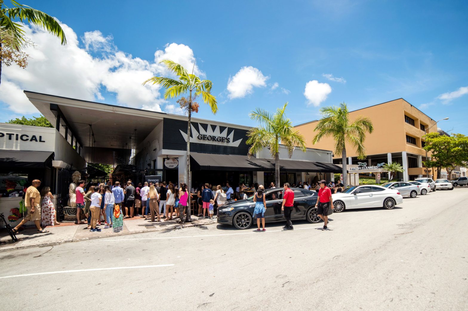 Tiendas en Miami: oportunidades actuales de BARNES