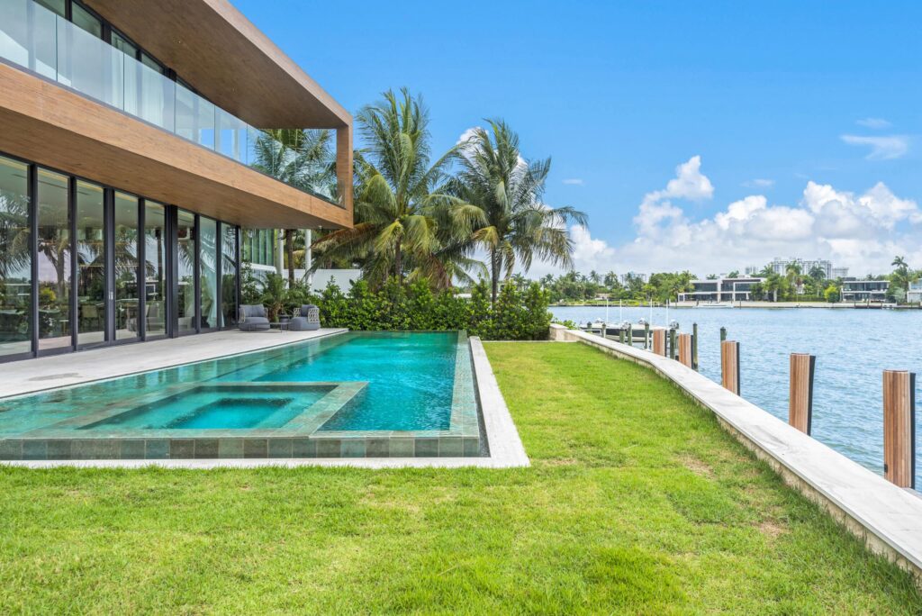 waterfront-villa-for-sale